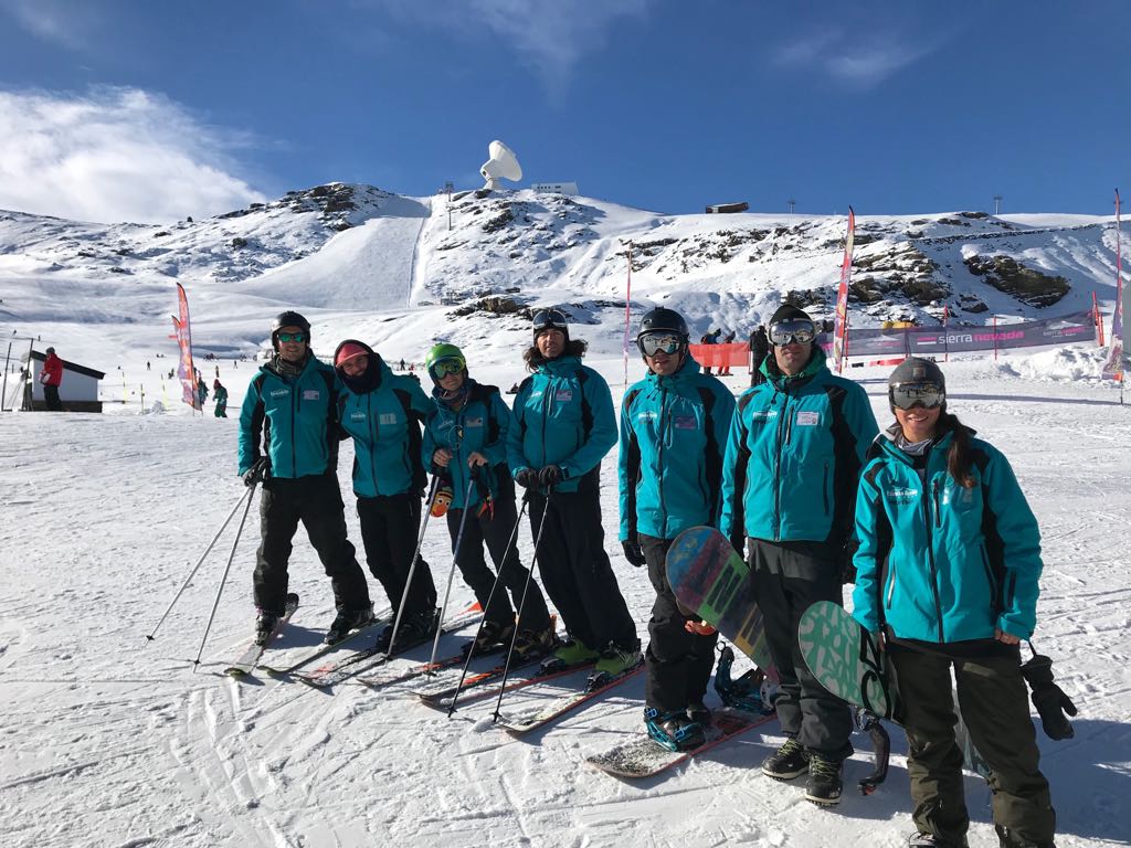 equipo escuela alpina de esqui